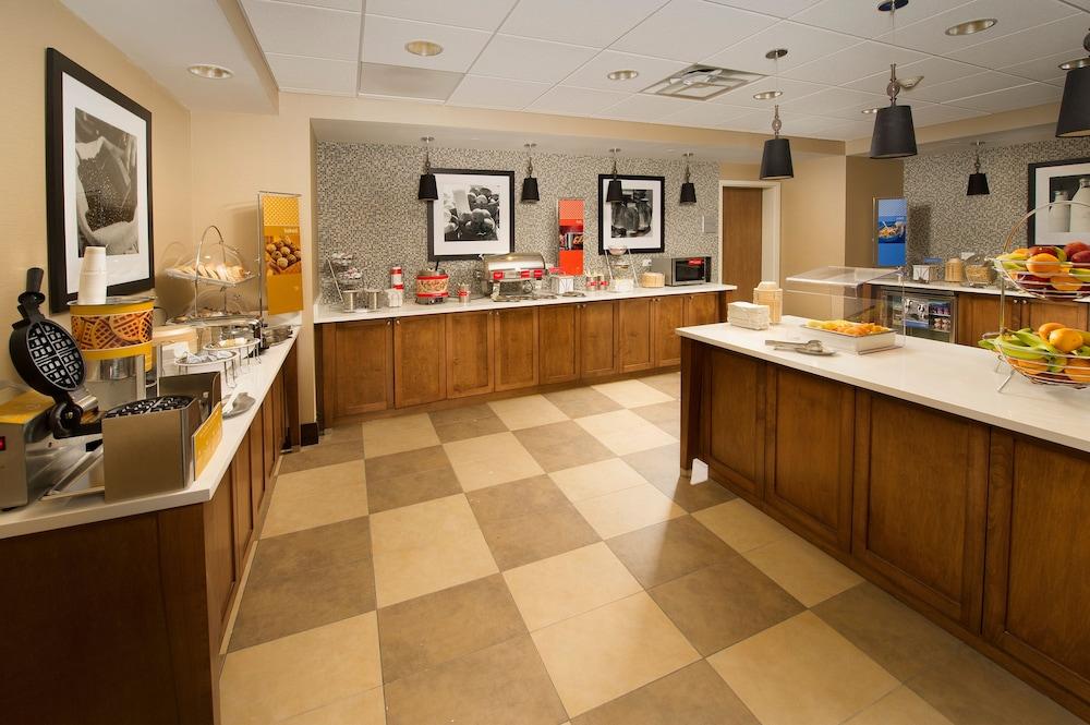 Hampton Inn & Suites Baltimore/Woodlawn Eksteriør billede
