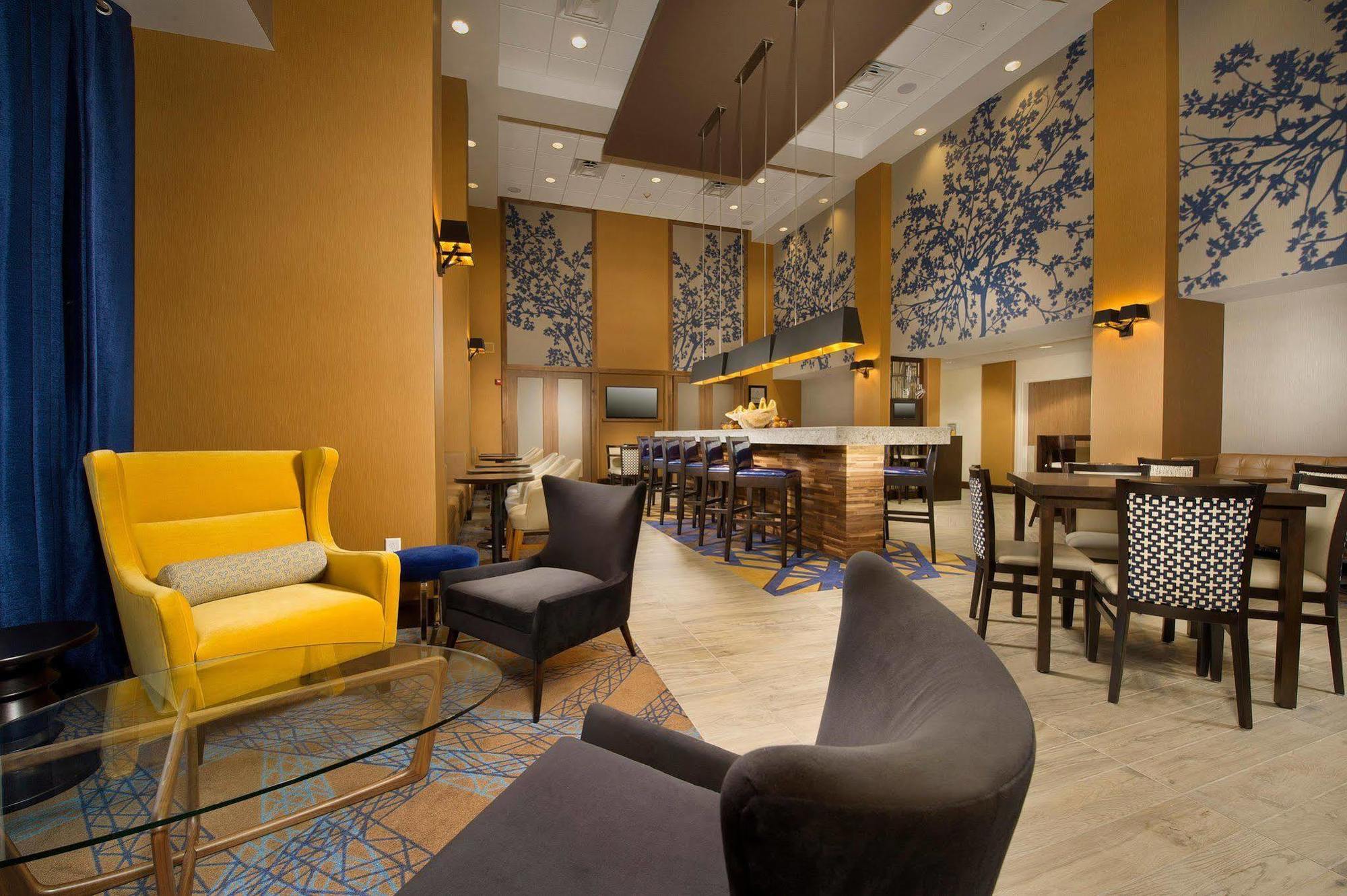 Hampton Inn & Suites Baltimore/Woodlawn Eksteriør billede