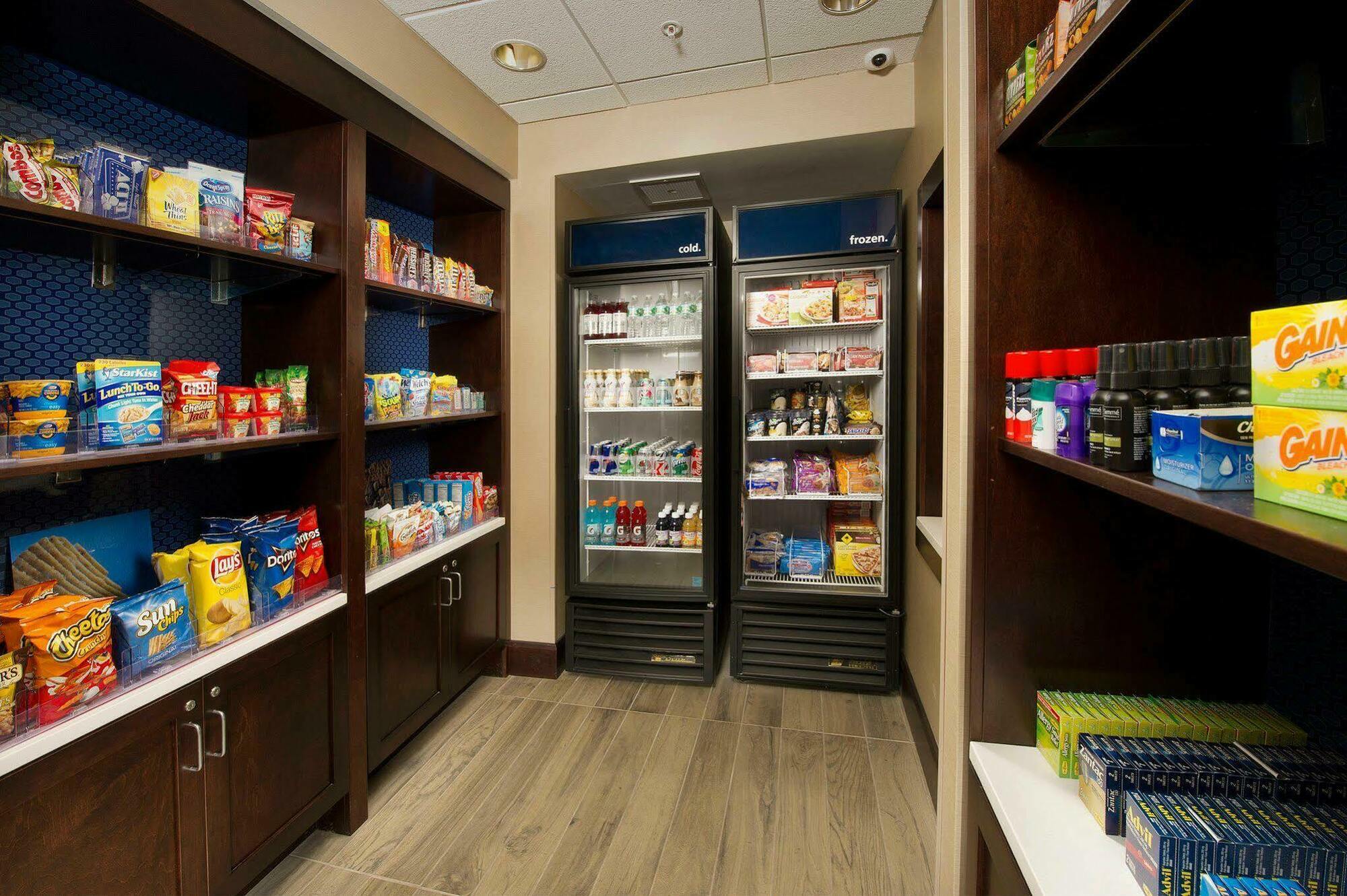 Hampton Inn & Suites Baltimore/Woodlawn Eksteriør billede